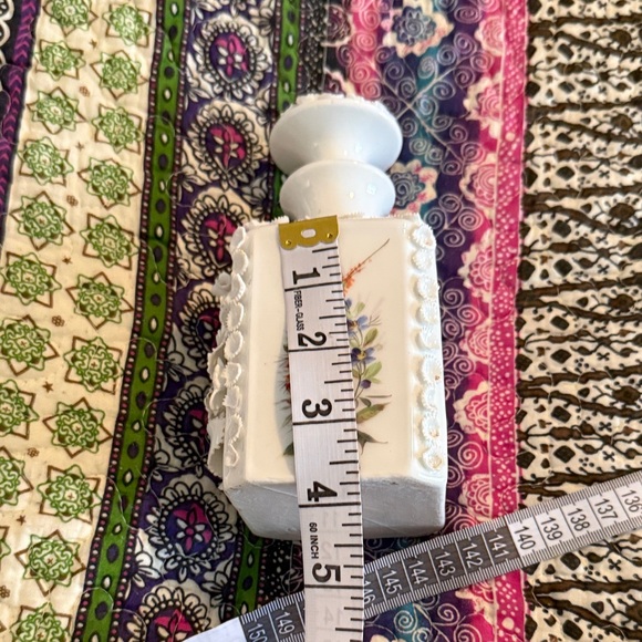 Elegant Floral White Vase - Picture 8 of 8